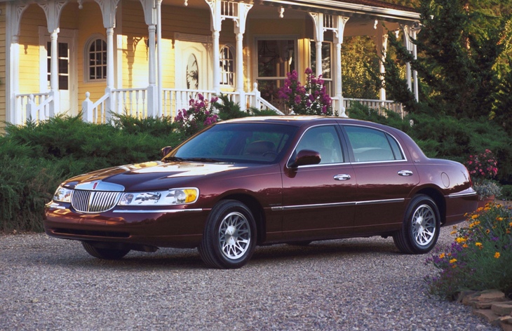  Lincoln Town Car  , 19972003