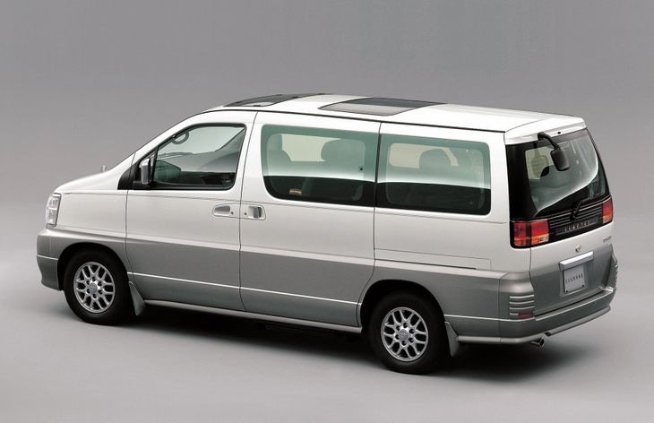������� Nissan Elgrand ������� ��������� (1997-2002)