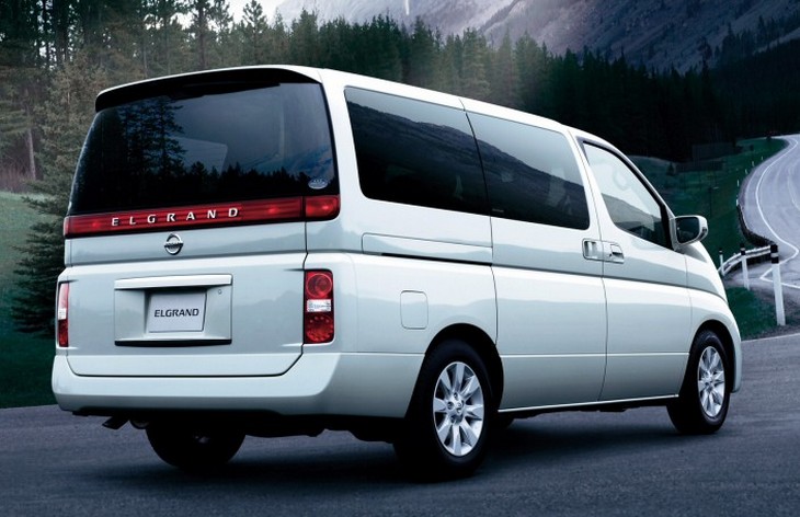 ������� Nissan Elgrand ������� ��������� (2002-2010)