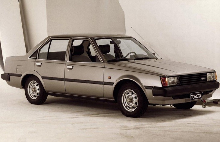  Toyota Carina   (1981-1984)