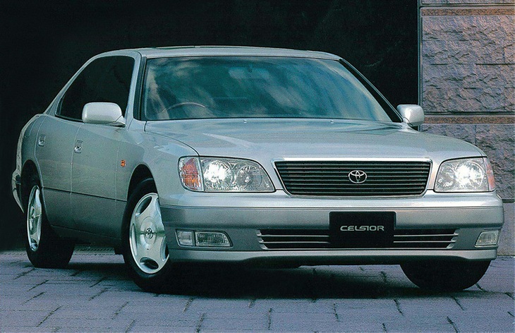  Toyota Celsior     (1997-2000)