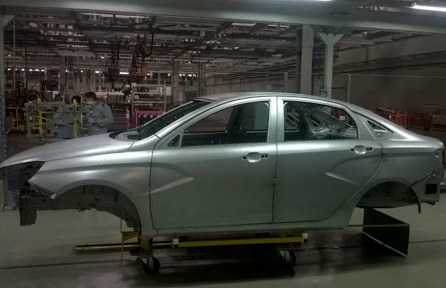 В Ижевске сделали первый кузов нового седана Lada Vesta
