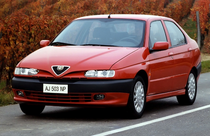 Седан Alfa Romeo 146, 1995–2001