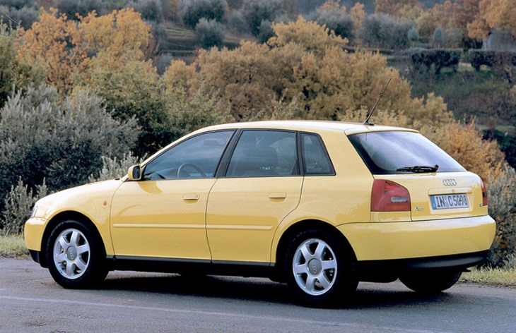 Пятидверный хэтчбек Audi A3 Sportback первого поколения
