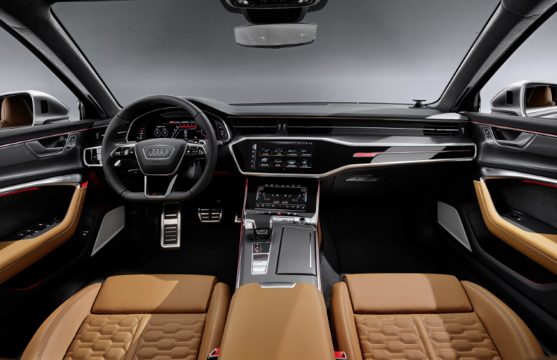 Интерьер универсала Audi RS6 Avant