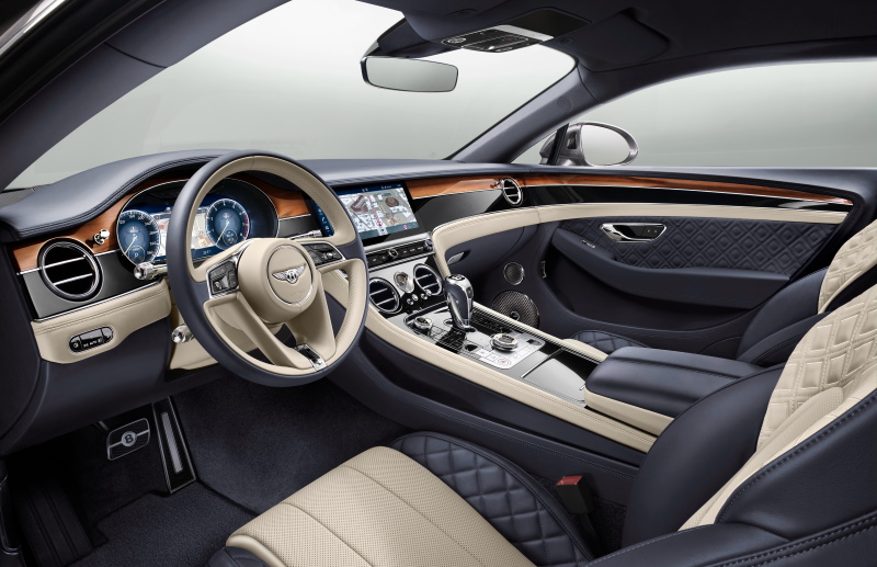 Интерьер купе Bentley Continental GT