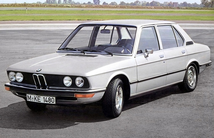 Седан BMW пятой серии первого поколения (E12), 1972–1984