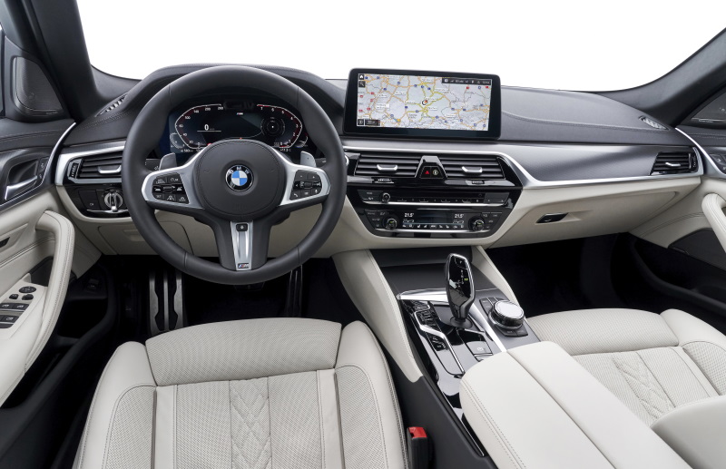 Салон седана BMW 5 серии