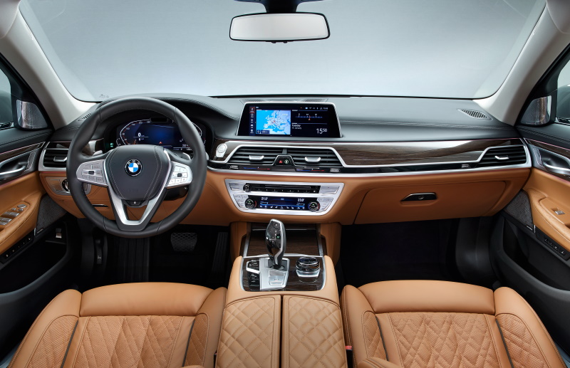 Интерьер седана BMW 7 серии