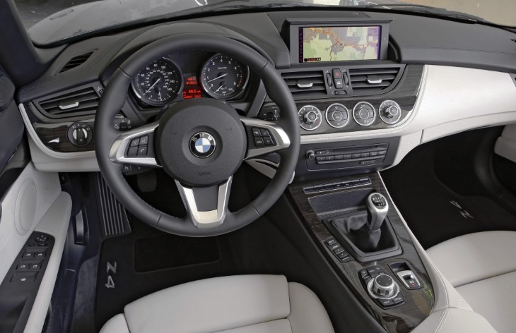 Интерьер родстера BMW Z4 второго поколения, 2009–2016