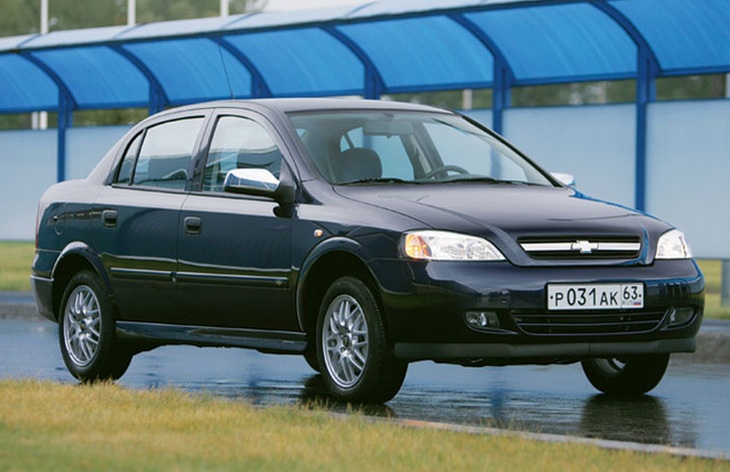 Седан Chevrolet Viva (2004–2008)