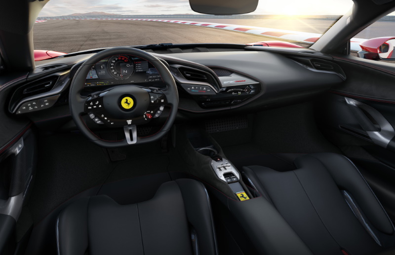 Интерьер купе Ferrari SF90 Stradale