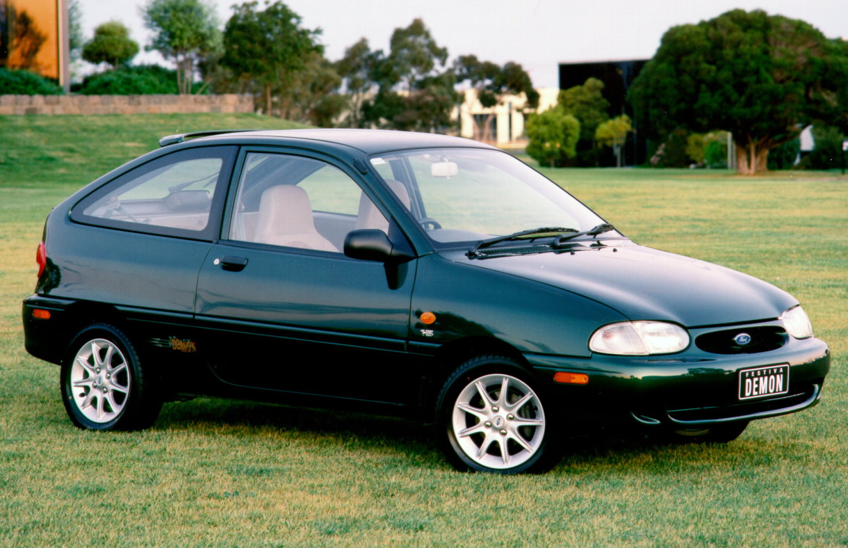 Ford Festiva второго поколения, 1993-2000