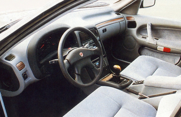 Интерьер седана ГАЗ-3105 «Волга», 1992–1996