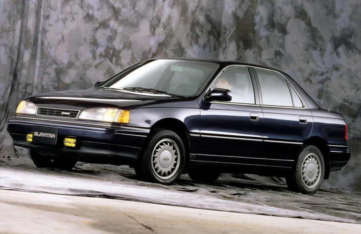 Седан Hyundai Elantra первого поколения,  1990-1993