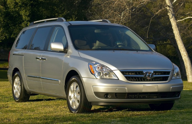 Минивэн Hyundai Entourage, 2006–2009