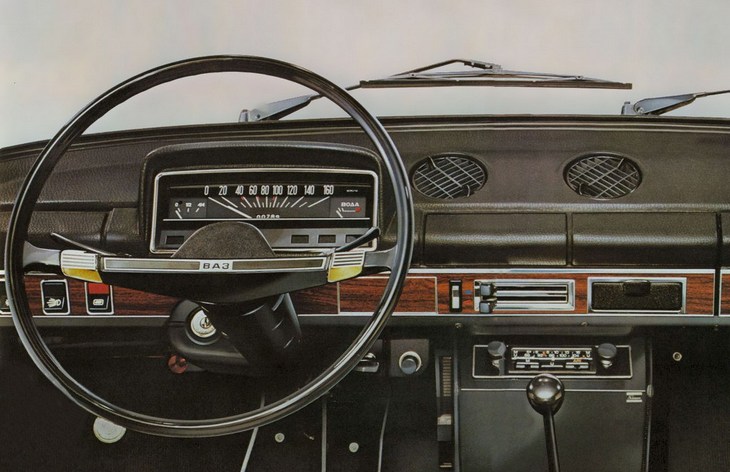 Интерьер седана ВАЗ-21011, 1974–1983