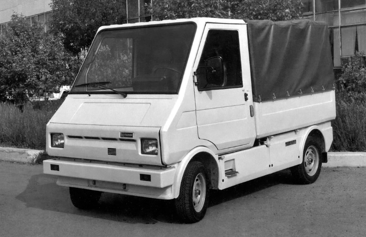 Электромобиль ВАЗ-2702 «Пони», прототип 1988 года