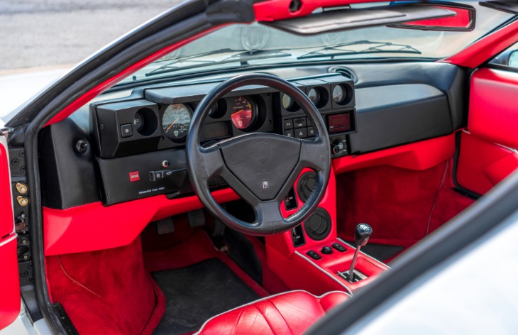 Интерьер автомобиля Lamborghini Jalpa, 1981–1988