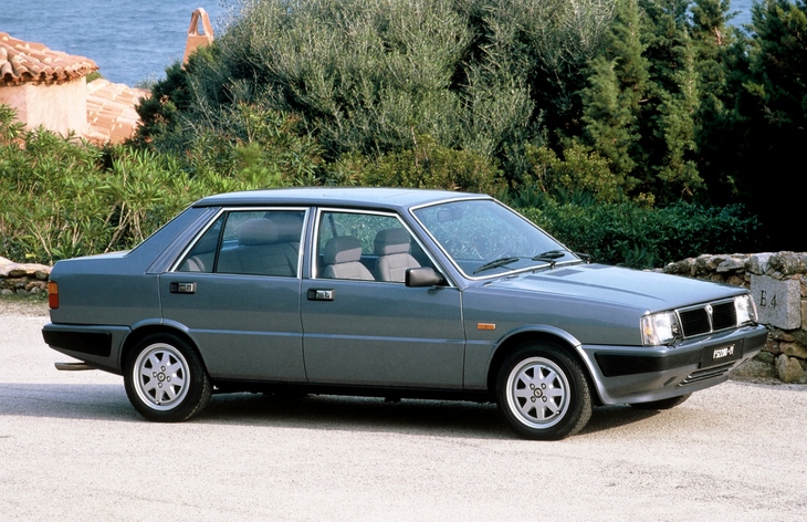 Седан Lancia Prisma, 1982–1989
