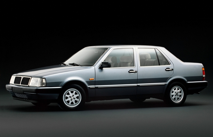 Седан Lancia Thema первого поколения