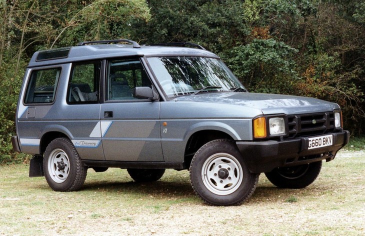 Трехдверный внедорожник Land Rover Discovery первого поколения