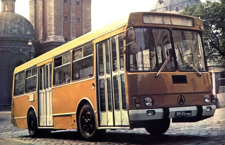 Городской автобус ЛАЗ-4202