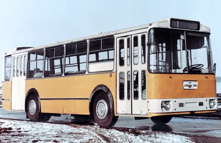 ЛАЗ-698