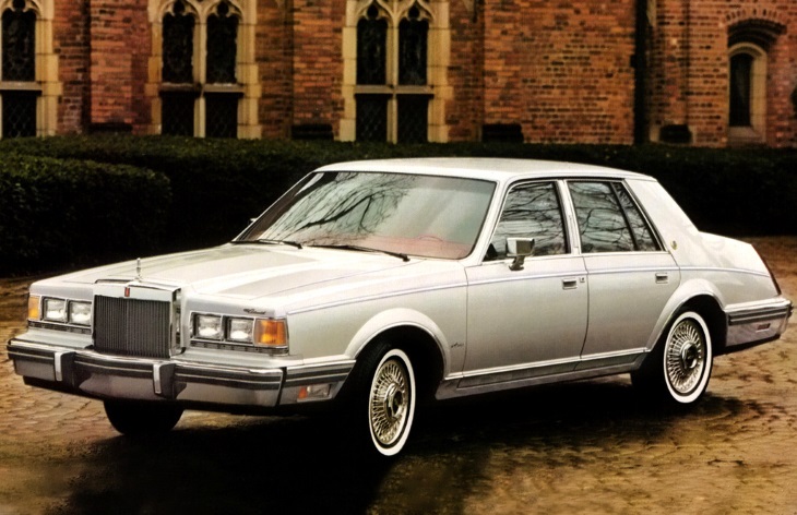 Lincoln Continental седьмого поколения