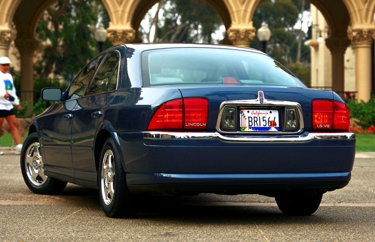 Седан Lincoln LS, 1999–2006