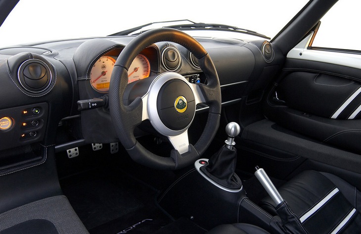 Интерьер купе Lotus Europa SE, 2008–2010