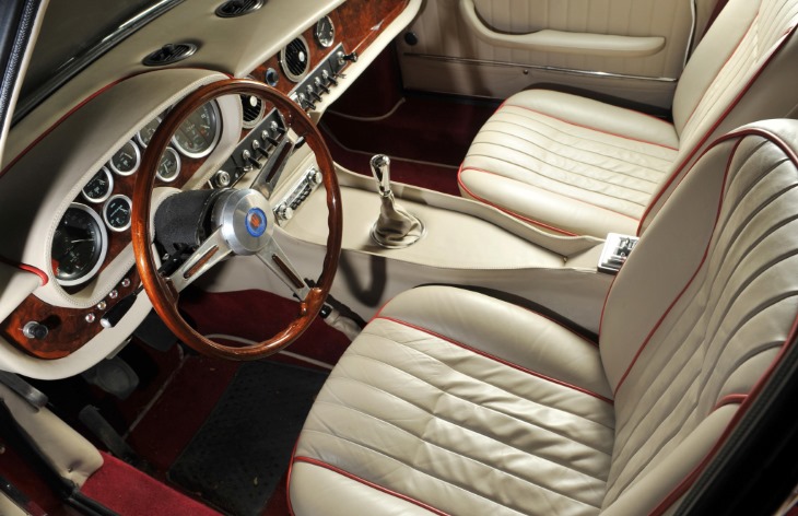 Интерьер седана Maserati Quattroporte I, 1963–1969