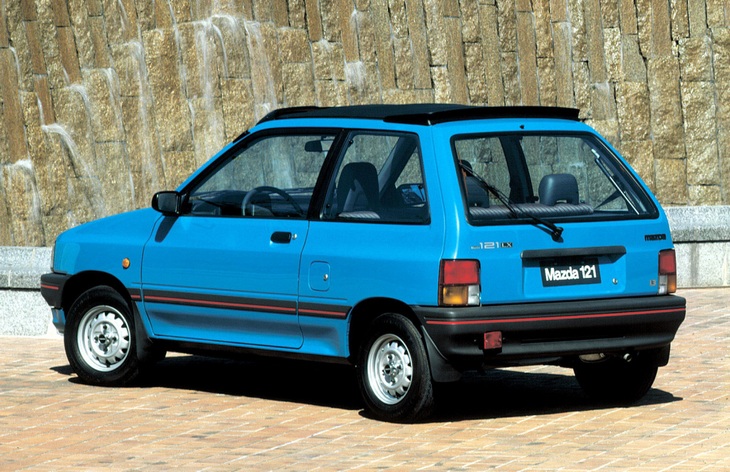 Хэтчбек Mazda 121, 1987–1991