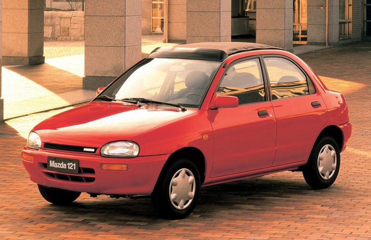 Седан Mazda 121, 1991–1996