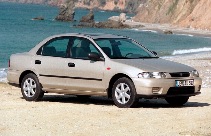 Седан Mazda 323 пятого поколения, 1994–1998