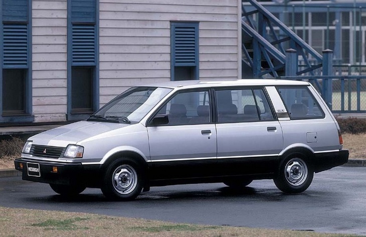 Минивэн Mitsubishi Space Wagon первого поколения, 1983–1991