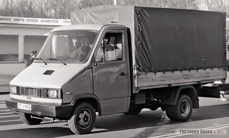 Прототип грузового автомобиля НАМИ-3305