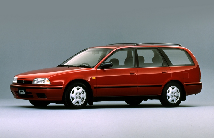 Универсал Nissan Avenir первого поколения (W10), 1990–1995