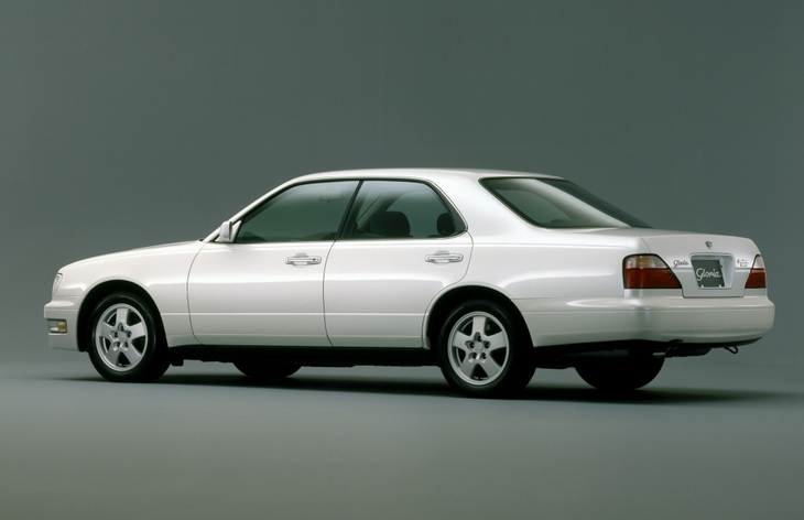 Хардтоп Nissan Gloria восьмого поколения, 1995–1999