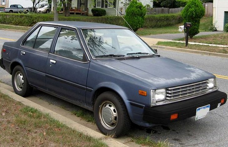 Седан Nissan Sentra первого поколения (B11), 1982–1986