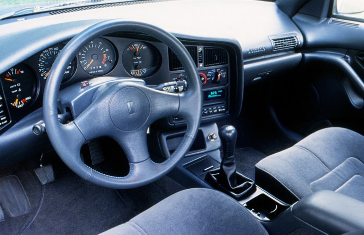 Интерьер автомобиля Oldsmobile Achieva, 1992–1997