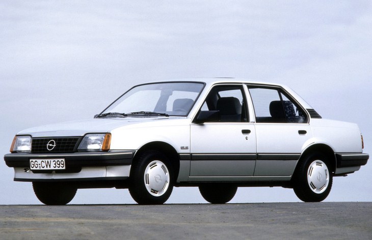 Седан Opel Ascona C третьего поколения, 1981–1987