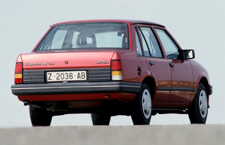 Седан Opel Corsa первого поколения