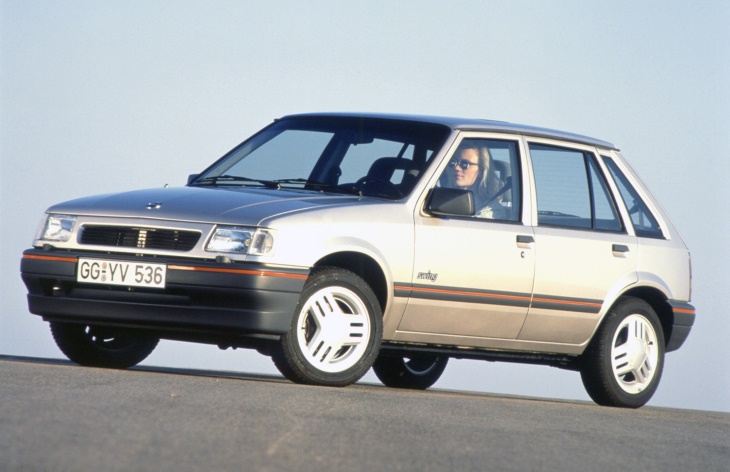 Хэтчбек Opel Corsa первого поколения после рестайлинга 1990 года