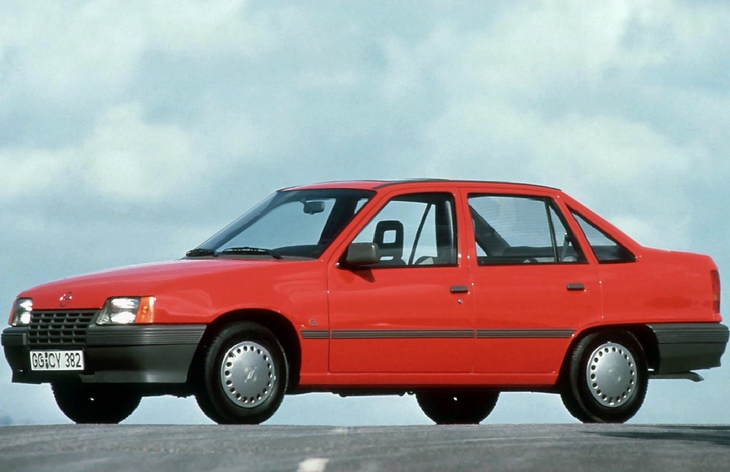 Седан Opel Kadett (E), 1984–1991