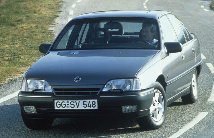 Седан Opel Omega первого поколения (1986–1993)