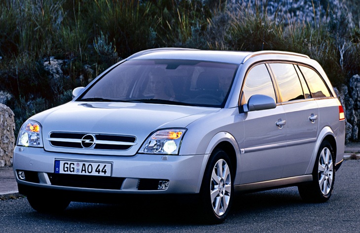 Универсал Opel Vectra Caravan третьего поколения, 2003–2005