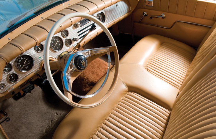 Интерьер купе Packard Hawk, 1957–1958