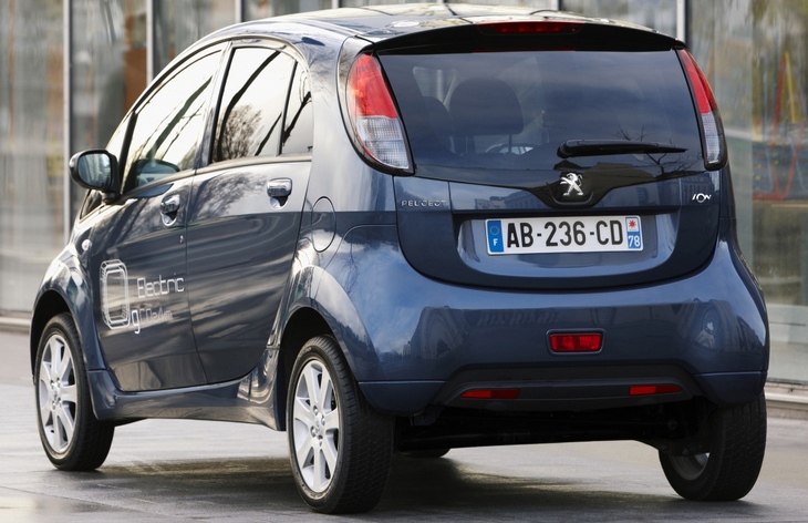 Хэтчбек Peugeot iOn, 2010–2012