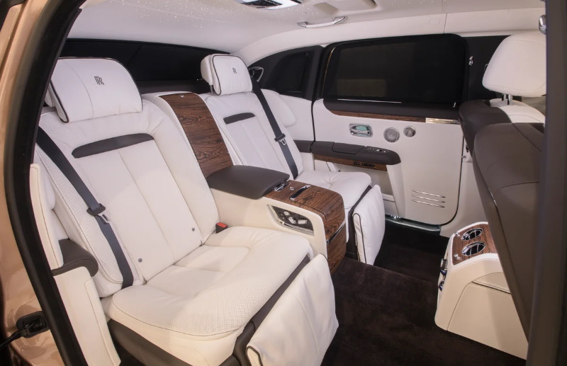 Интерьер седана Rolls-Royce Ghost